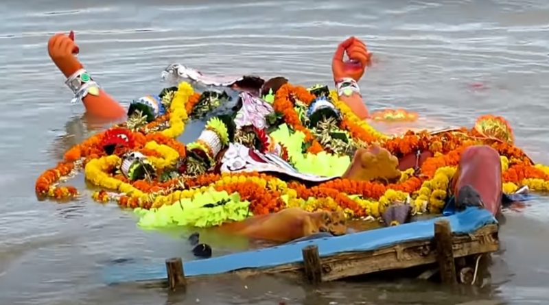 5 people sinks in the Dumnidaha Bill, Beldanga area, Murshidabad during Devi Durga Bisorjon Immersion