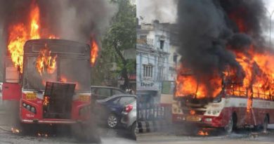 Fire on a crowded bus in Kestopur Kolkata