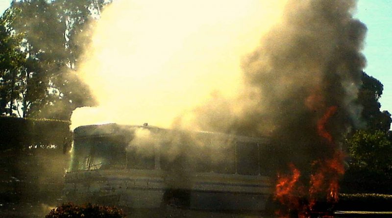 Massive fire in a bus moving towards Kolkata on Howrah bridge
