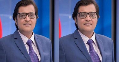 Republic TV editor Arnab Goswami in the middle of the sea