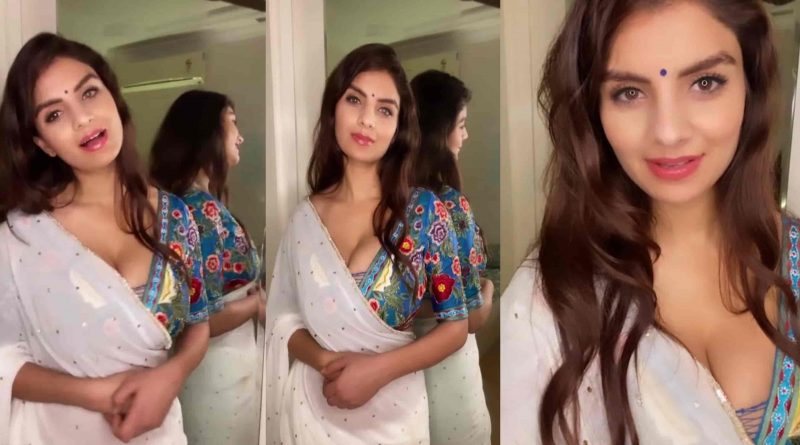 Actress Anveshi Jain goes live by wearing saree and it is so cute