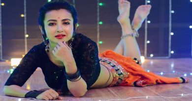 See Dancing Diva Monami Ghosh romantic dances on Lata Mangheshkar, Bhupinder Hothon Mein Aisi Baat song