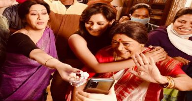 Star Jalsha Sreemoyee bangla serial turns 500 episodes here the happy moments of cake cutting celebration Ushasie Chakraborty Indrani Halder june aunty