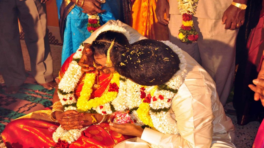 bridegroom escapes with another girl and bride marries an invited guest