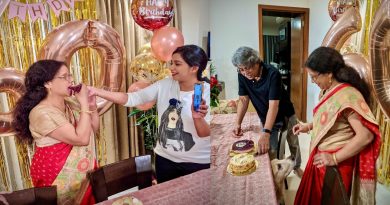 shreya ghoshal celebrates her mothers birthday